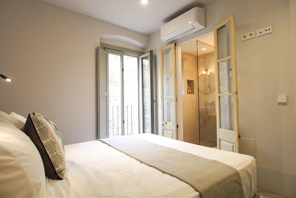 Velo Vern 1 Beautiful New Apartment 2 Bed Ensuite 지로나 외부 사진