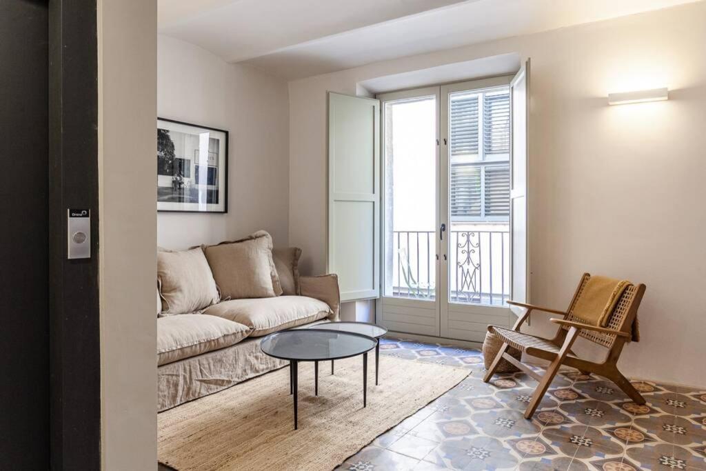 Velo Vern 1 Beautiful New Apartment 2 Bed Ensuite 지로나 외부 사진