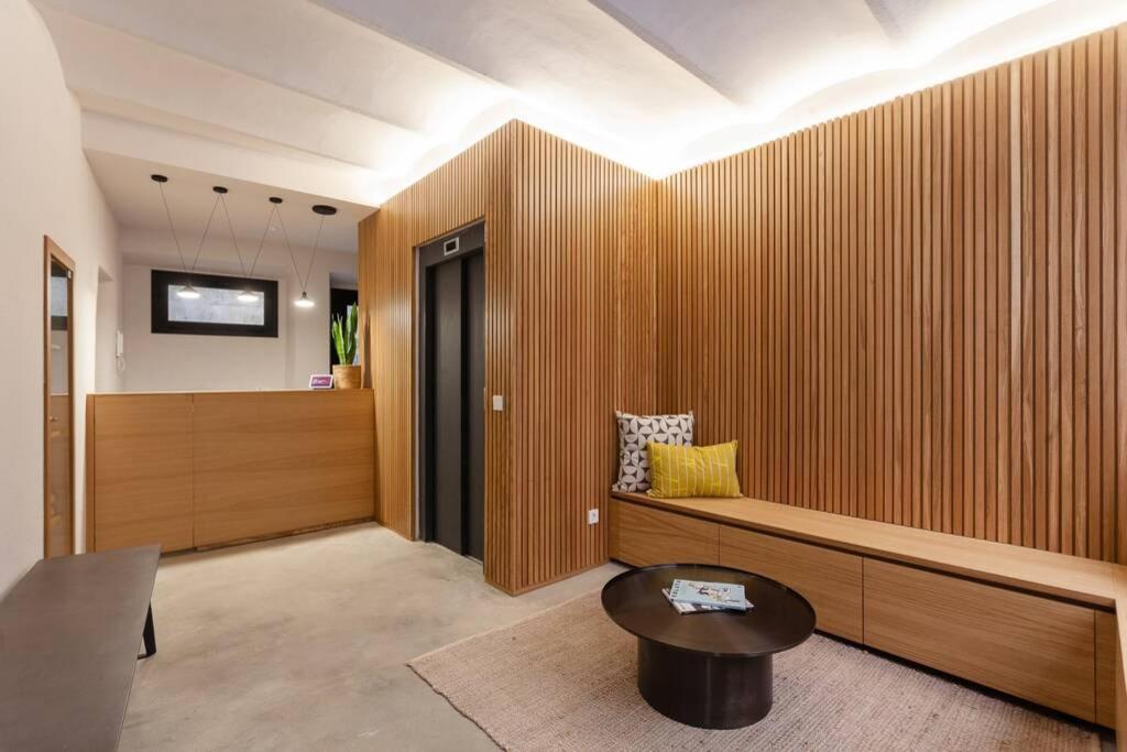 Velo Vern 1 Beautiful New Apartment 2 Bed Ensuite 지로나 외부 사진